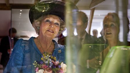 Königin Beatrix als Weichenstellerin. 