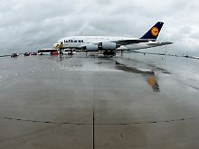 Neues Flaggschiff mit zwei Decks und vier Triebwerken: Eine Airbus A380 der Deutschen Lufthansa.