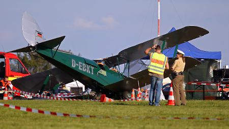Der Doppeldecker war wohl noch nicht in der Luft, als er abdriftete.