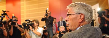 Thilo Sarrazin nahm an einer Podiumsdiskussion im Rahmen des 5. Demografie-Kongresses "Der Staat im Wandel. Generationenpolitik zwischen Fürsorge, Vorsorge und Gewährleistung" in Berlin teil.