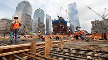 Unweit der Baustelle am World Trade Center in New York, ...