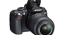 Die Nikon D3000 ist mit Standard-Objektiv schon für 340 Euro zu haben.
