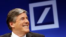 Deutsche-Bank-Chef Josef Ackermann: Er weiß, ob es eine Kapitalerhöhung gibt oder nicht.