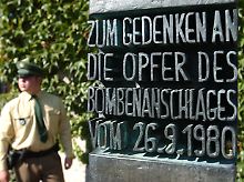 Mahnmahl am Haupteingang des Münchner Oktoberfestes.