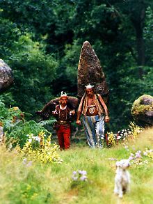 Mit Wildschwein und Hinkelstein: Asterix, Obelix - und natürlich Idefix.