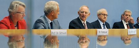 In der Bundespressekonferenz in Berlin vor den Medienvertretern.