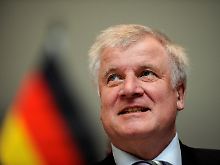 Seehofer bezweifelt die Fähigkeit einzelner Ausländergruppen zur Integration.