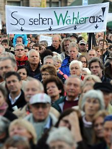 Phänomen "Stuttgart 21": Große Teile der politischen Meinungsbildung haben sich von der Straße ins Internet verlagert.