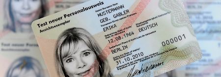 Am 1. November 2010 löst der neue Personalausweis mit elektronischer Identitäts-und Signaturfunktion den bisherigen Ausweis ab.