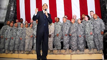 US-Präsident Obama mit Soldaten: Seine Verbündeten wollen die Vorwürfe prüfen lassen.