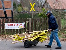 Die meisten Aktivisten sind abgereist, die Anwohner räumen auf.