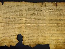 Fragment der Jesaja Schriftrolle, die Teil der Schriftrollen von Qumran ist.