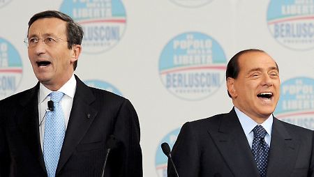 Fini und Berlusconi - die Eintracht ist Geschichte.