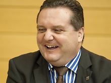 Will Geißlers Spruch akzeptieren - wenn er nicht das Projekt-Aus bedeute: Baden-Württembergs Ministerpräsident Mappus.