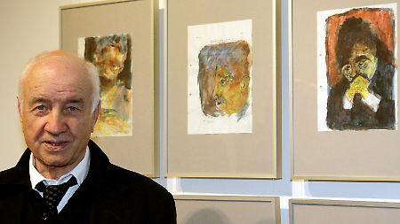 Mueller-Stahl bei einer Ausstellung eigener Werke in Hamburg 2007.