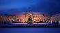 Auch vorm Schloss Bellevue steht ein Weihnachtsbaum.