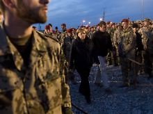 Erstmals sprach Merkel ausdrücklich von Kämpfen "wie im Krieg" im Bezug auf Afghanistan.