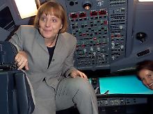 Merkel saß bereits vor zehn Jahren Probe im A340 (Archivbild vom 08.06.2001).
