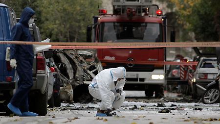 Die Bombe zerstörte Dutzende Autos.