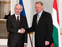 Der Präsident des Europäischen Rates, Herman Van Rompuy (links), mit Ungarns Präsident Pal Schmitt.