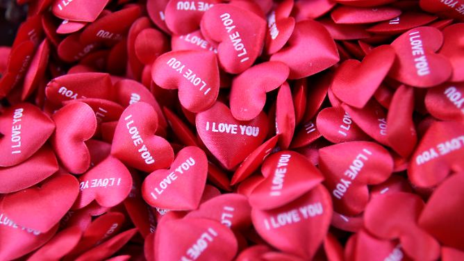Blumen, Romantik, Liebe : Die Legende um den Valentinstag