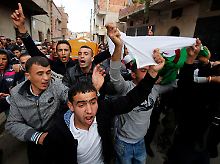 Wie in Tunesien werden die Demonstrationen auch in Algerien von jungen Menschen getragen.
