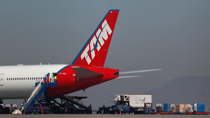 Mitten im Flug: Mann greift Piloten an