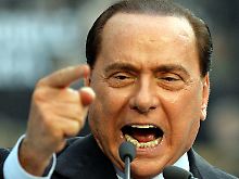 Berlusconi wettert gegen seine Kritiker.