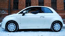 Selbst große Fahrer haben im Fiat 500 ausreichend Platz.