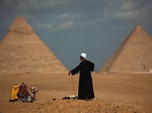 In den klassischen Touristengebieten ist die Lage zwar bislang ruhig, wegen der höchst unsicheren Lage haben Veranstalter jedoch Reisen nach Ägypten abgesagt.