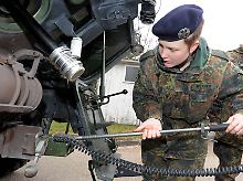 Die Bundeswehr will bessere Voraussetzungen für Frauen schaffen.