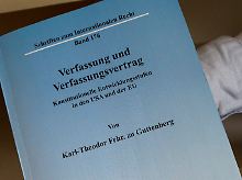 Die Ursache für die Aufregung: Guttenbergs Dissertation.
