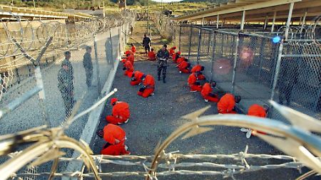 Guantánamo wird nicht geschlossen: Obama führt Tribunale wieder ein