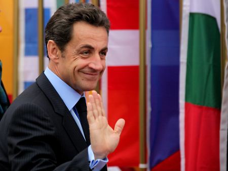 Mit einer Handvoll Themen begrüßt Frankreichs Präsident Sarkozy am Abend die Mächtigen der Wirtschafts- und Finanzwelt. 