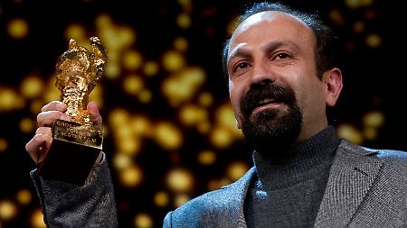 Regisseur Asghar Farhadi mit seinem Bären.