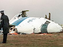 Das Archivbild zeigt das Wrack der PanAm-Maschine in Lockerbie 1988.
