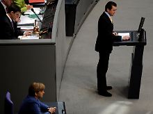 Guttenberg bemüht sich im Bundestag, zur politischen Tagesarbeit zurückzukehren.