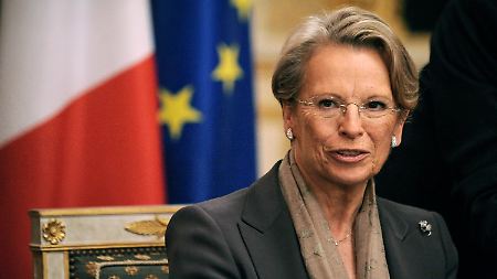 Alliot-Marie sitzt seit acht Jahren auf diversen Ministerstühlen. Jetzt muss sie zurücktreten.