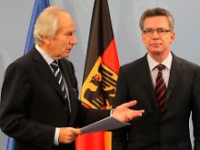 Bitkom-Präsident August-Wilhelm Scheer und Bundesinnenminister Thomas de Maizière.