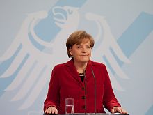 Die Opposition hält Merkel für blamiert.