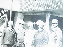 Ligun (Mitte) während seines Einsatzes in Tschernobyl. 