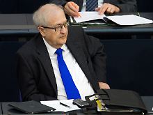 Brüderle im Bundestag. Offiziell hat natürlich die Sicherheit "absolute Priorität".