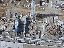 Blick auf die havarierten Reaktorblöcke in Fukushima 1.