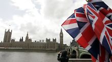 In vielen Ländern dürfen Regierungsgebäude nicht fotografiert werden (in Großbritannien schon).
