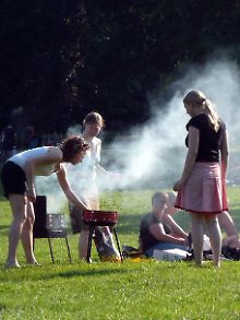 Wenn der Duft von  Gegrilltem über die Wiese schwebt, kann keine widerstehen.