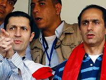 Alaa (links) und Gamal Mubarak sollen Gewalt gegen die Proteste angeordnet haben. 