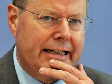 Peer Steinbrück überholt Theo Waigel.