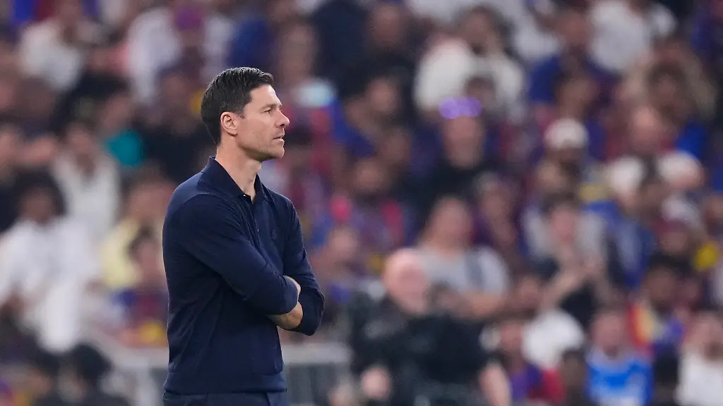 Xabi-Alonso-head-coach-of-Real-Madrid-during-the-Spanish-Super-Cup-final-match-between-FC-Barcelona-and-Real-Madrid-at-King-Abdullah-Sports-City-Hall-Stadium-on-January-11-2026-in-Jeddah-Saudi-Arabia
