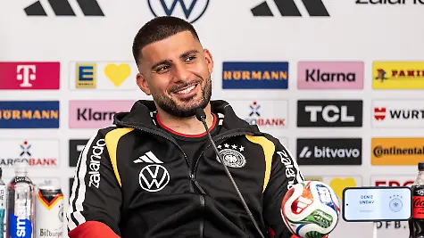 Deniz-Undav-GES-Fussball-Pressekonferenz-der-deutschen-Fussball-Nationalmannschaft-in-Winston-Salem-12-06