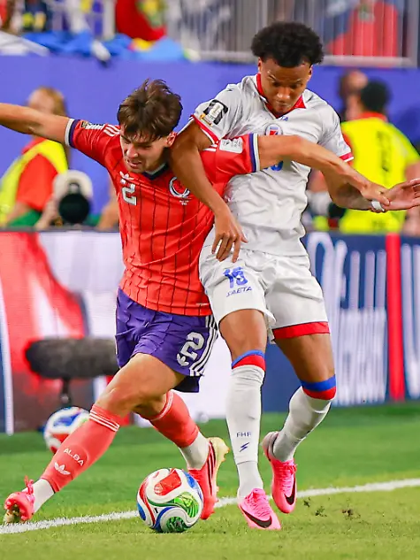 June-13-2026-Foxborough-Massachusetts-USA-AARON-HICKEY-of-Scotland-and-RUBEN-PROVIDENCE-of-Haiti-fight-for-the-ball-during-the-2026-FIFA-World-Cup-WM-Weltmeisterschaft-Fussball-Group-C-match-at-Boston-Stadium-in-Massachusetts-on-June-12-2026